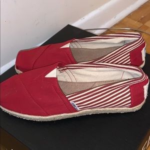 New!!! TOMS University Red